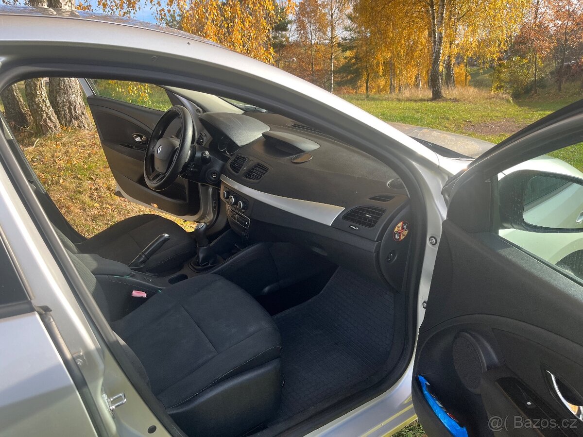 Prodám osobní automobil Renault Fluence - 4