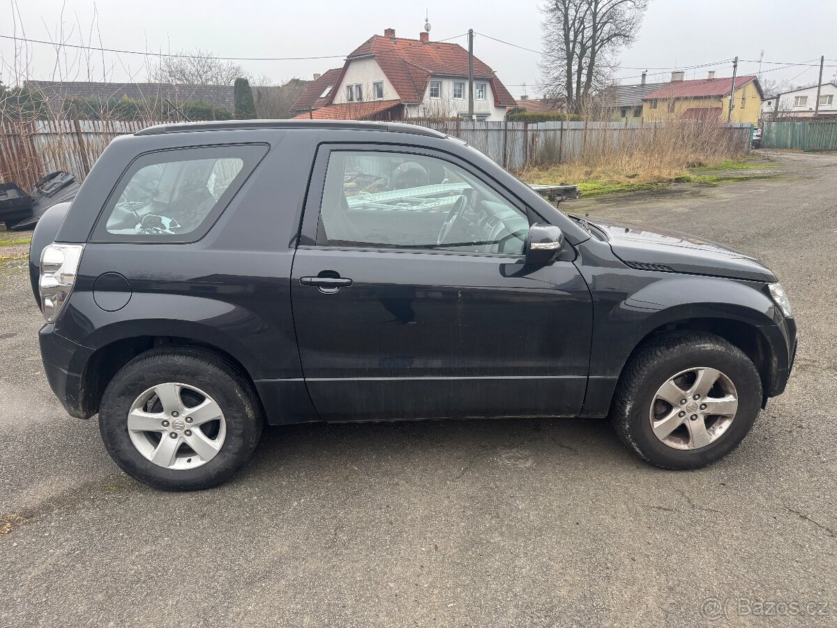 Prodám Suzuki Grand Vitara 1,6 benz rv 09 - 4