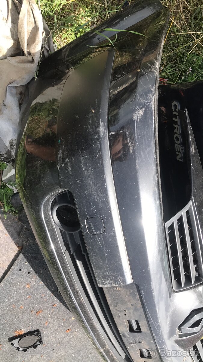 Renault Mégane přední naraznik - 4