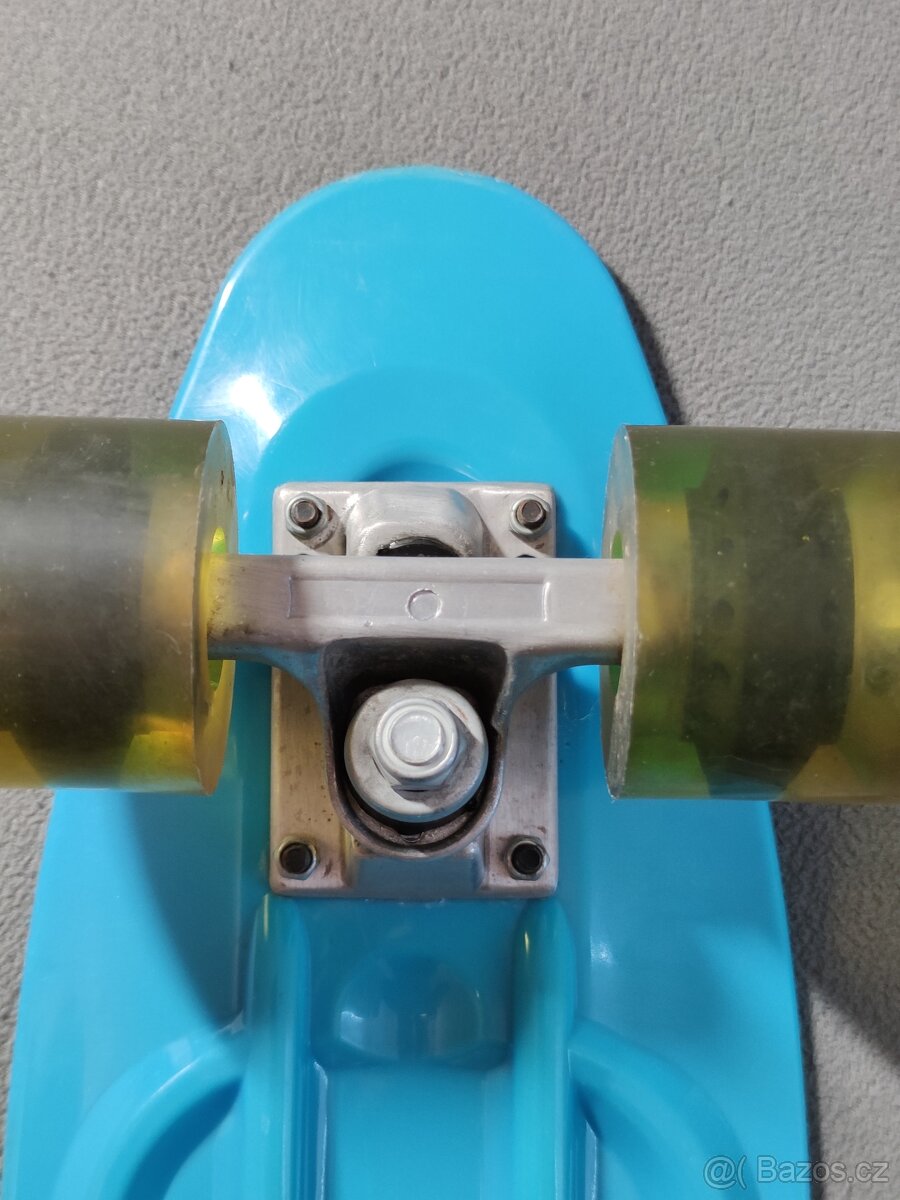 Stylový Penny Board – lehký, kompaktní a cool design - 4