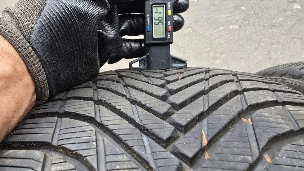 Zimní pneu 225/45/18 Michelin - 4