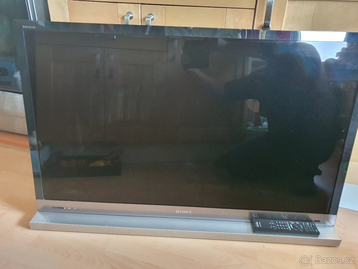 Sony Bravia KDL 46HX725+stojan - 4