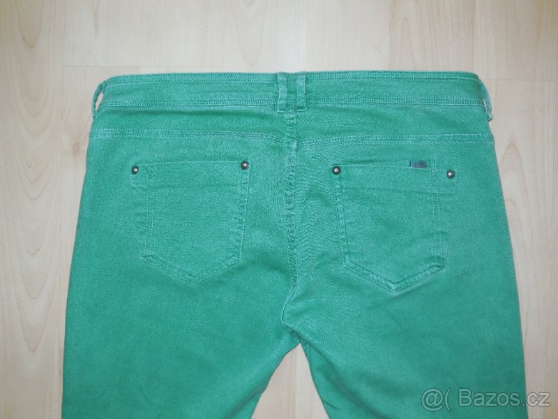 Zelené džíny Bershka vel. EUR 40, UK 12 - 4