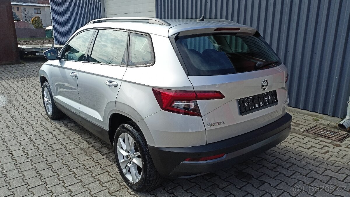 ŠKODA KAROQ 1,6 TDi DSG 2018 186t km pěkný,bez koroze - 4