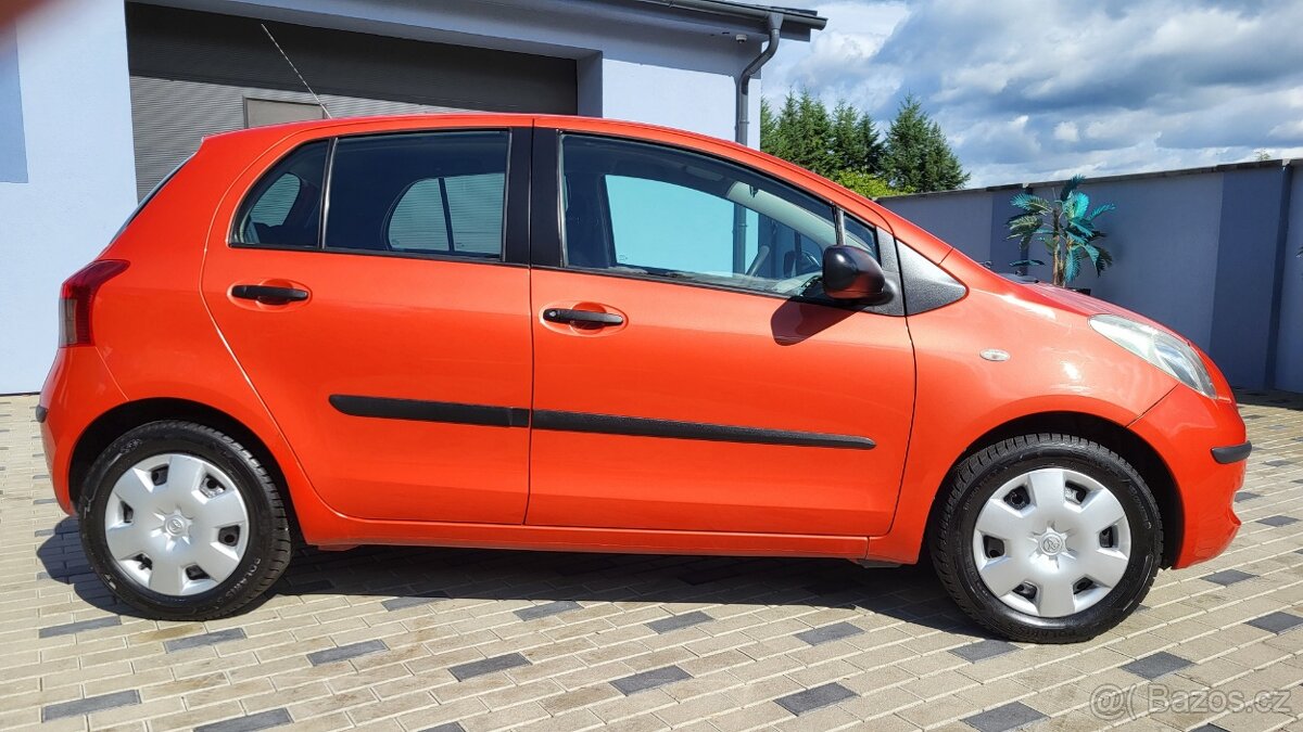 Toyota Yaris 1,0i - 51kw. HEZKÝ STAV - 1 MAJITEL. EURO 4 - 4