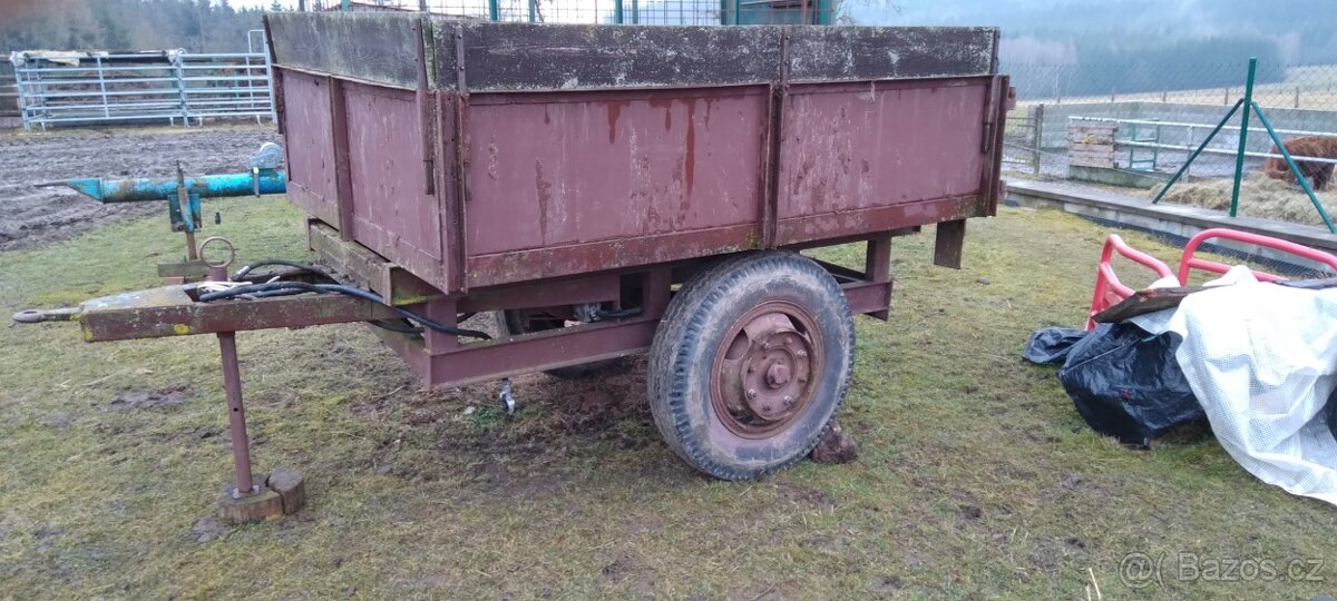 sklápěcí vlek - 4