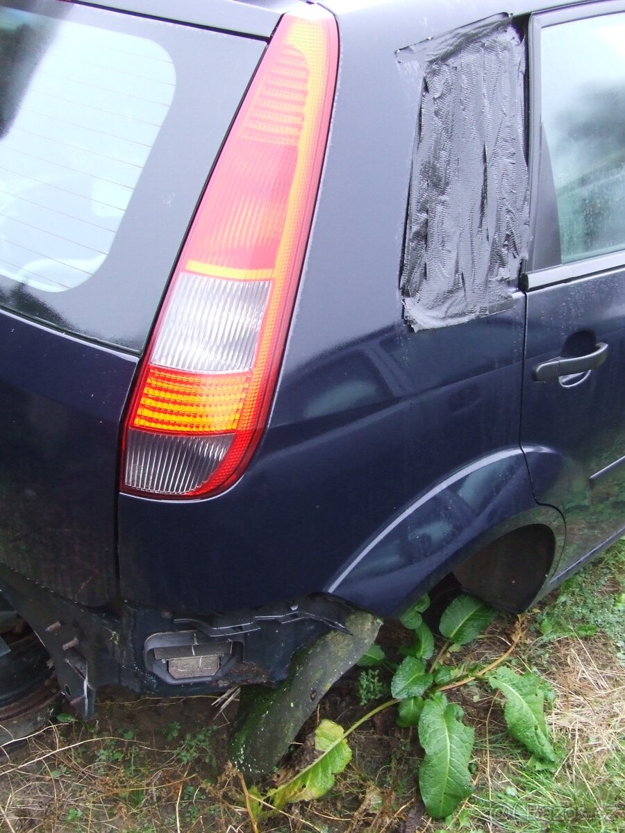 Prodám výřezové části na opravy Fordů - 4