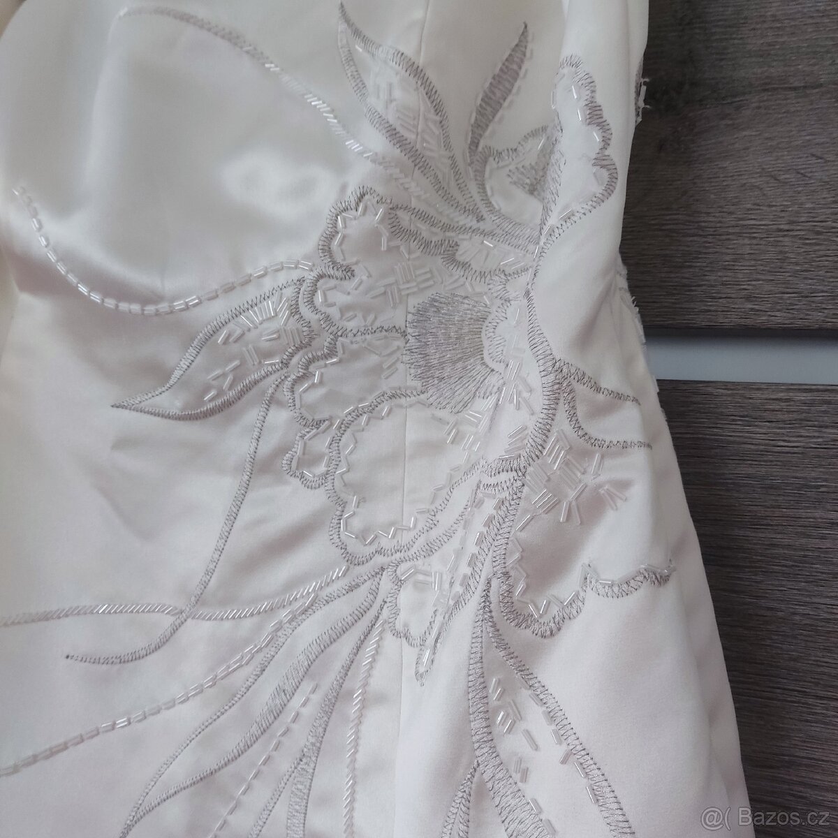 Jednoduché korálkové svatební šaty 42/44 - 4