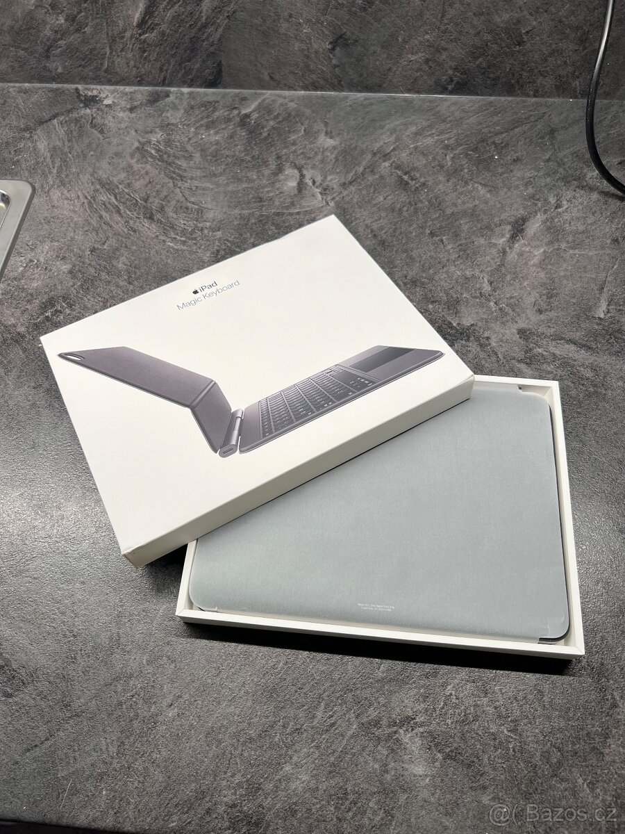 Apple Magic Keyboard 11” ipad Air M4 - 4