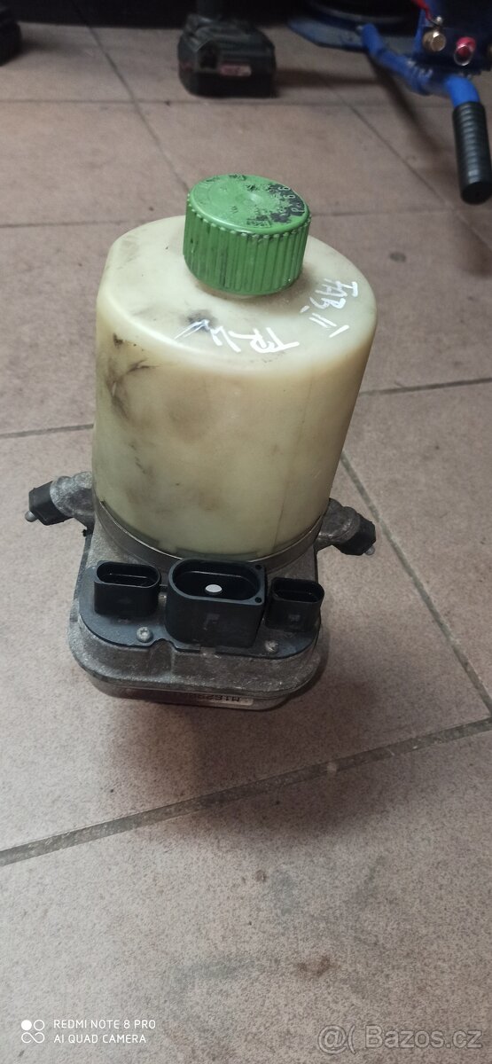 Škoda Fabia 2 - servo TRW 6R0423156 - 4