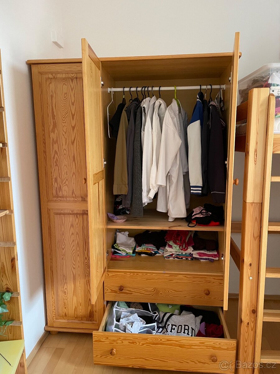 Šatní skříň z masivu - 4