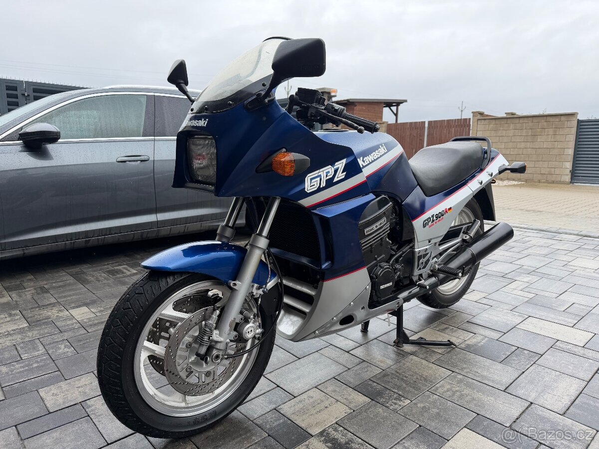 Kawasaki Gpz 900 - 4