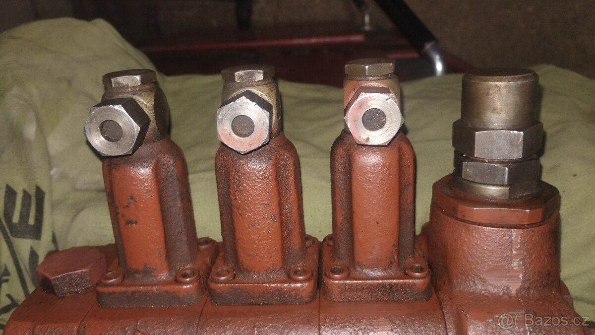 Hydraulický rozvaděč ZTS RS 16 D3 UNC 060 - 4