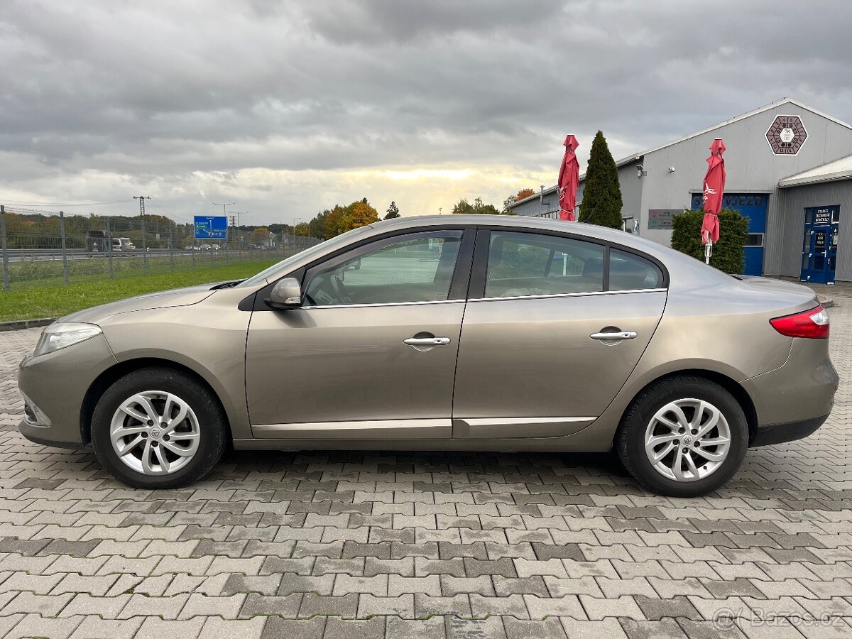 Renault Fluence 1.6i - 4