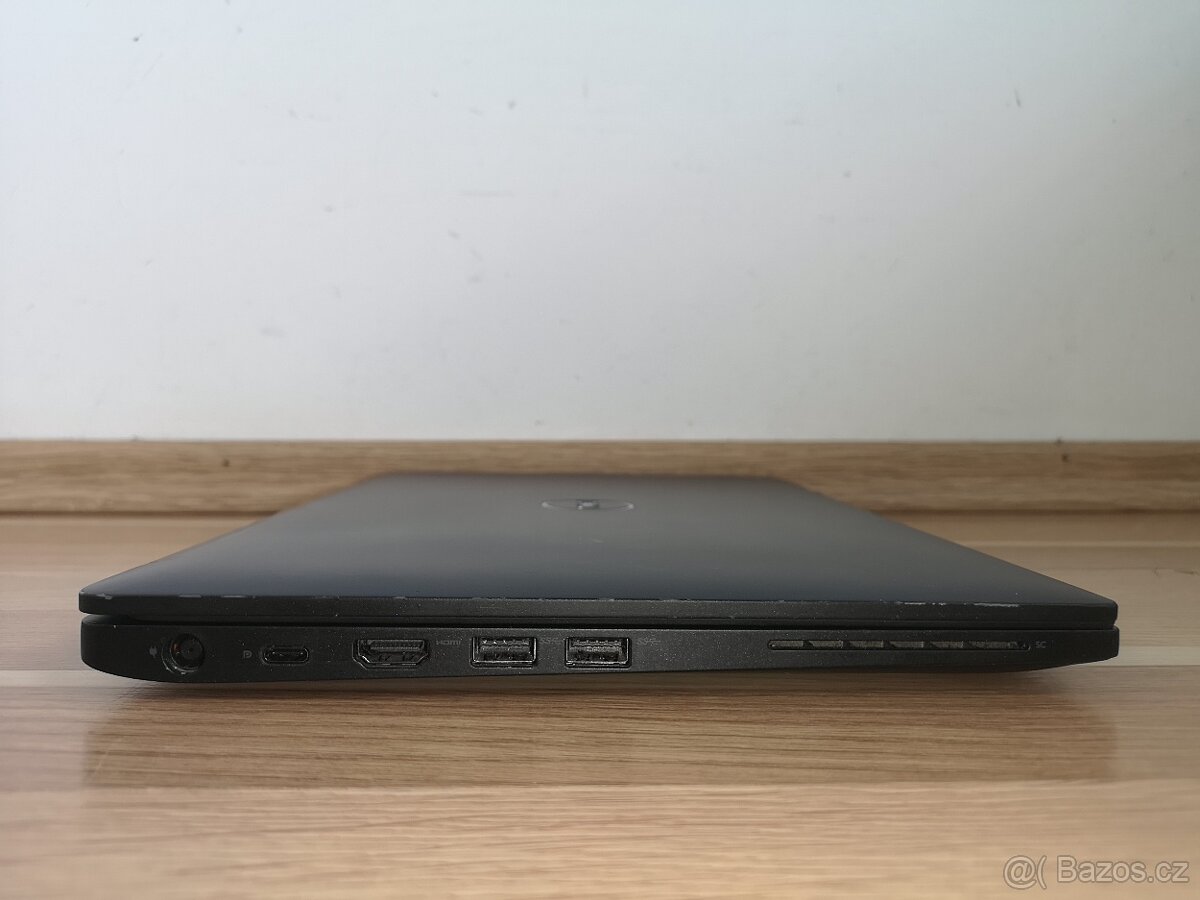 Čtyřjádrový notebook Dell Latitude 7490 - 4