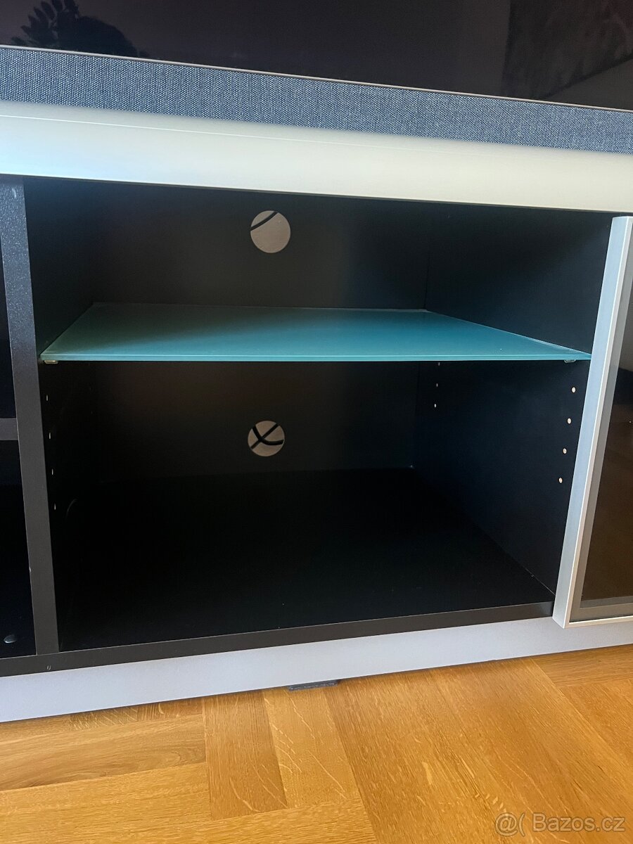 Stolek pod TV - 4