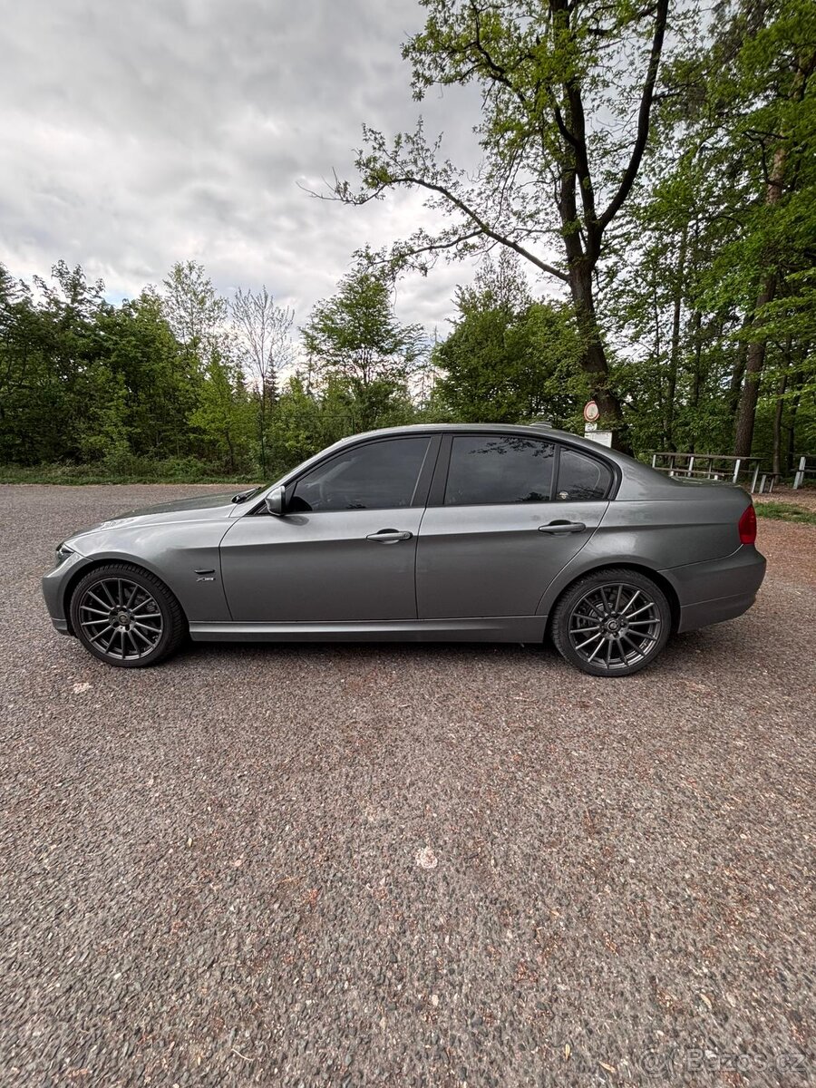 BMW E90 320d xDrive - 4