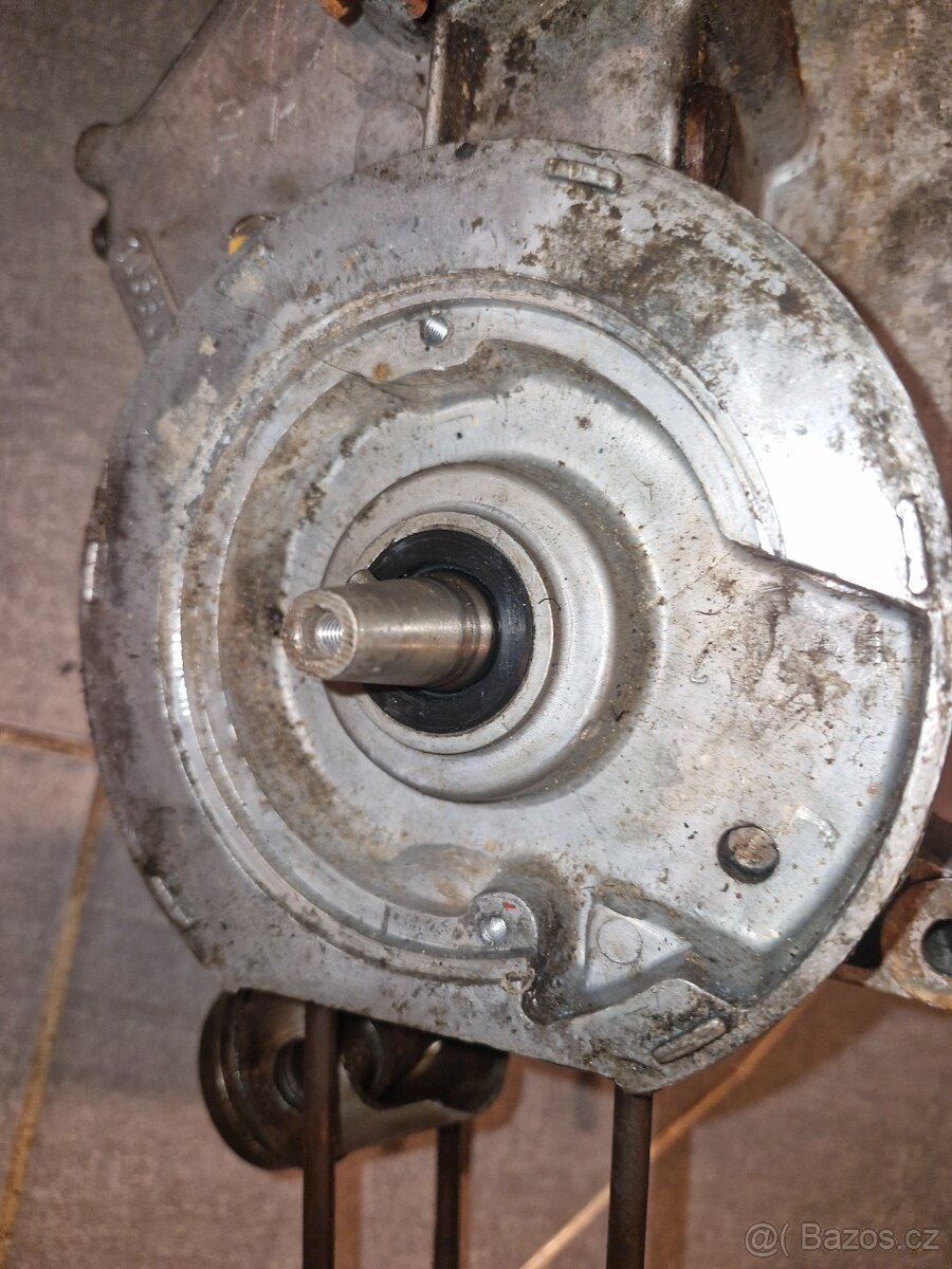 Polomotor babetta 210 - 4