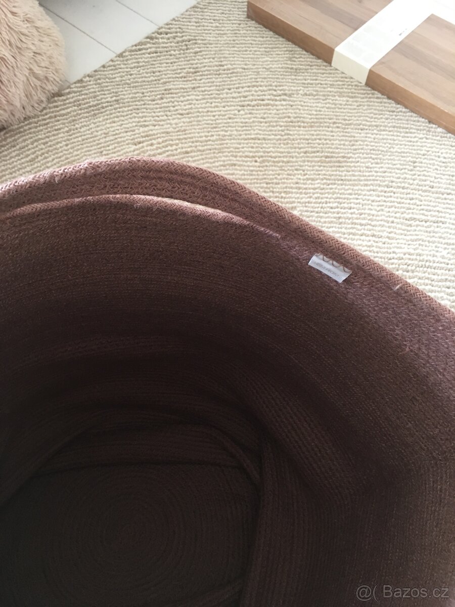 Set polštáře a koše na prádlo či hračky - 4