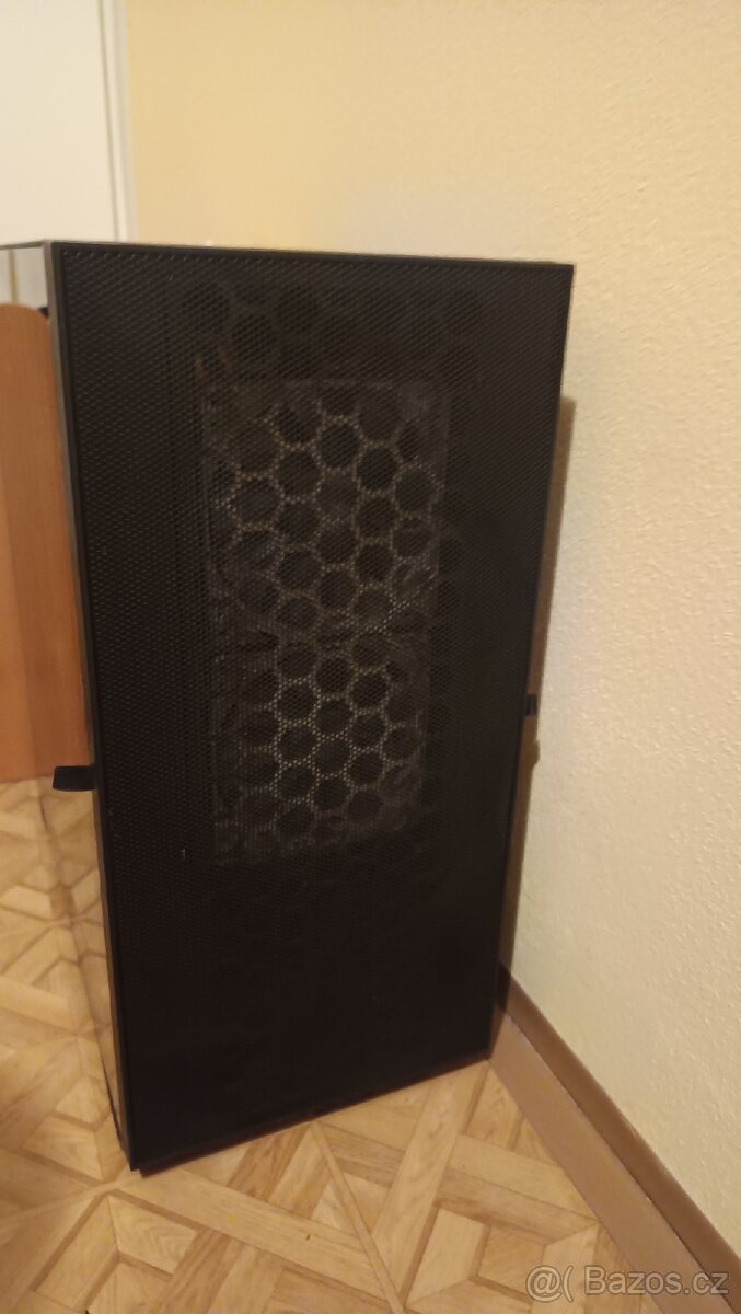 Pc case + větráky noctua - 4