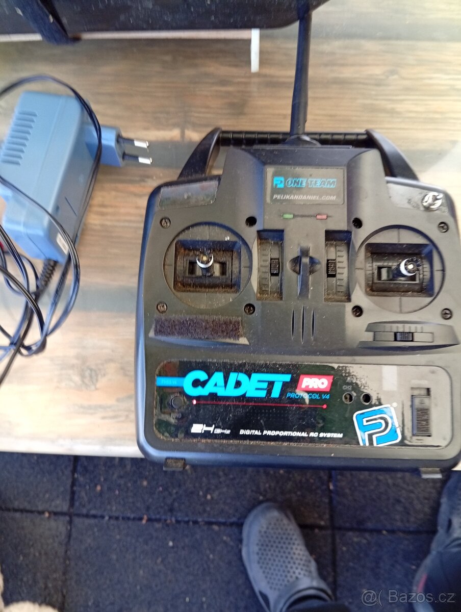 Prodám zavážecí loďku Zeus - 4