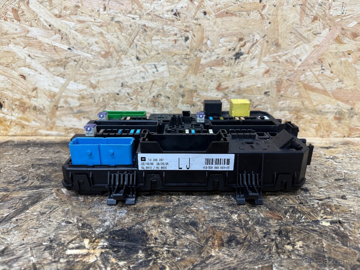 POJISTKOVÁ SKŘÍŇ OPEL 13268287 / 5DK008669-25 - 4