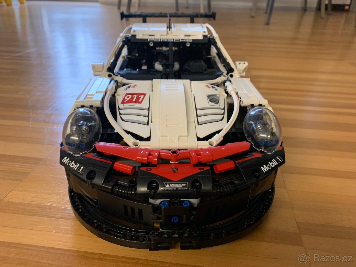 LEGO Technic - Porsche 911 RSR - 4