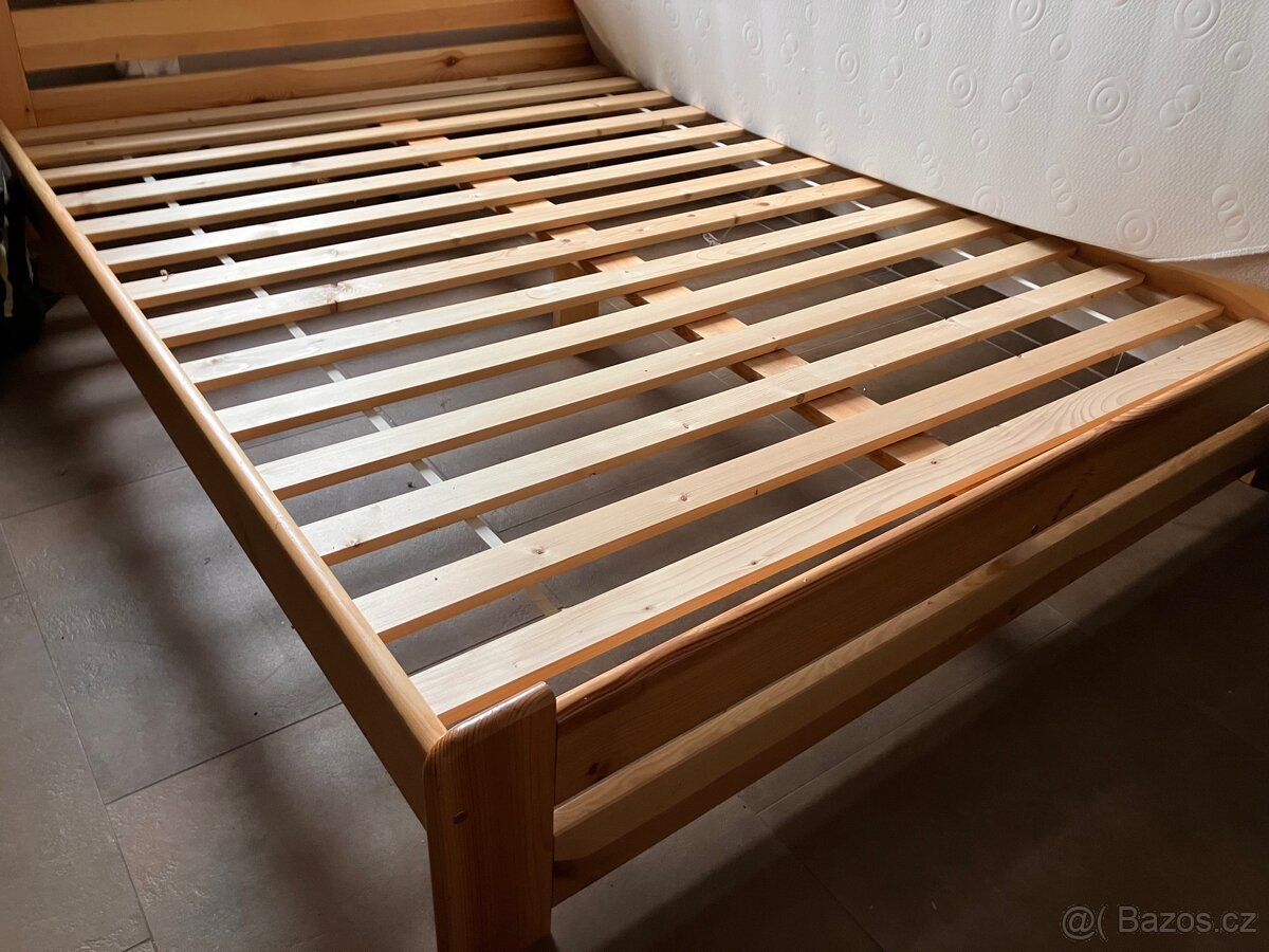 Luxusní dřevěná postel 160x200 bez matrace - 4