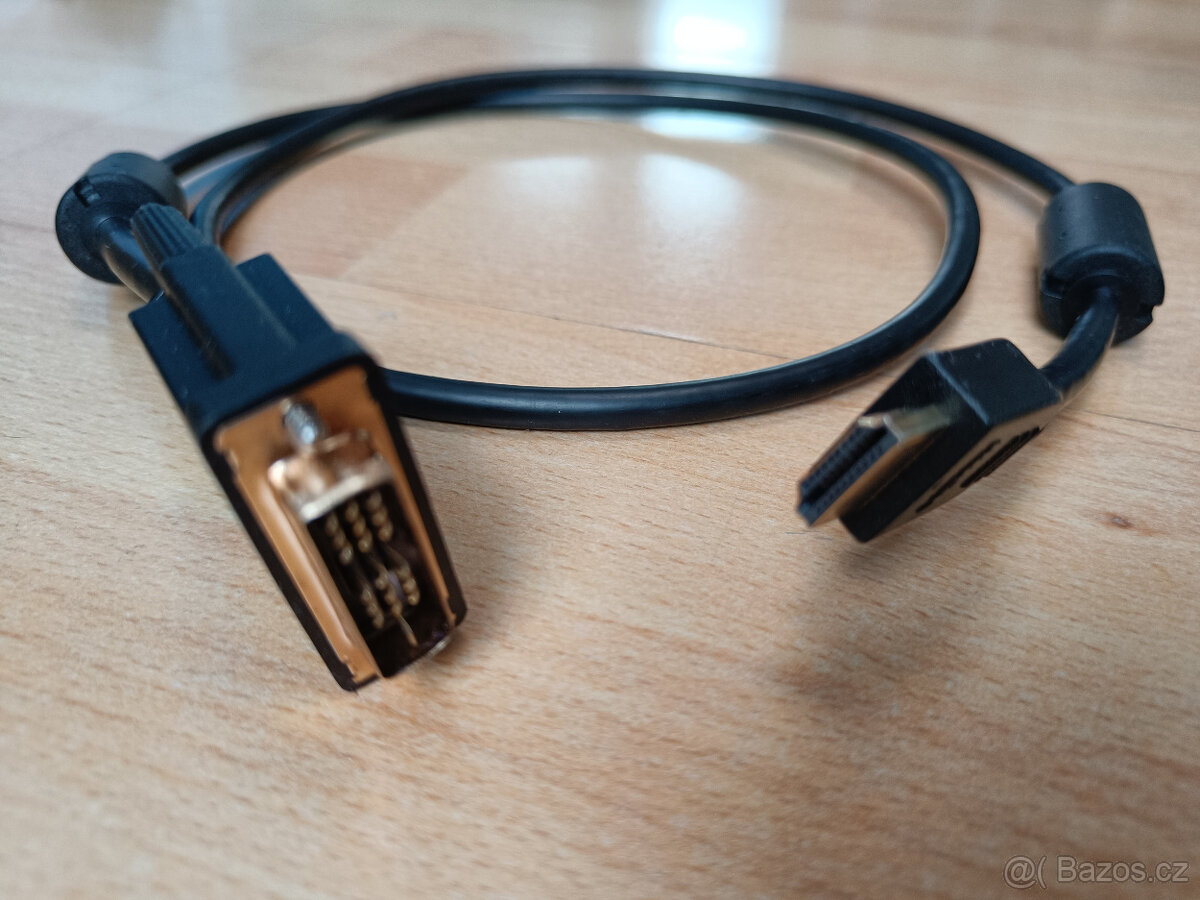 ruzne kabely: kabel DVI - HDMI, HDMI-HDMI, LAN - 4