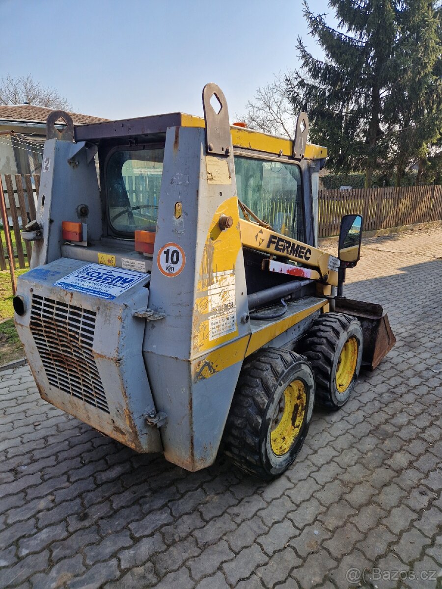PRODÁM SMYKOVÝ NAKLADAČ FERMEC - 4