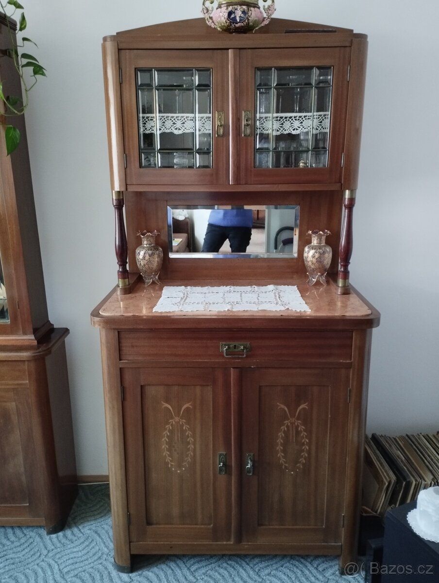 Starožitný nábytek - 4