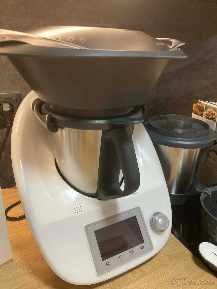 Thermomix TM5 s druhou nádobou, chipy a knížkami - 4