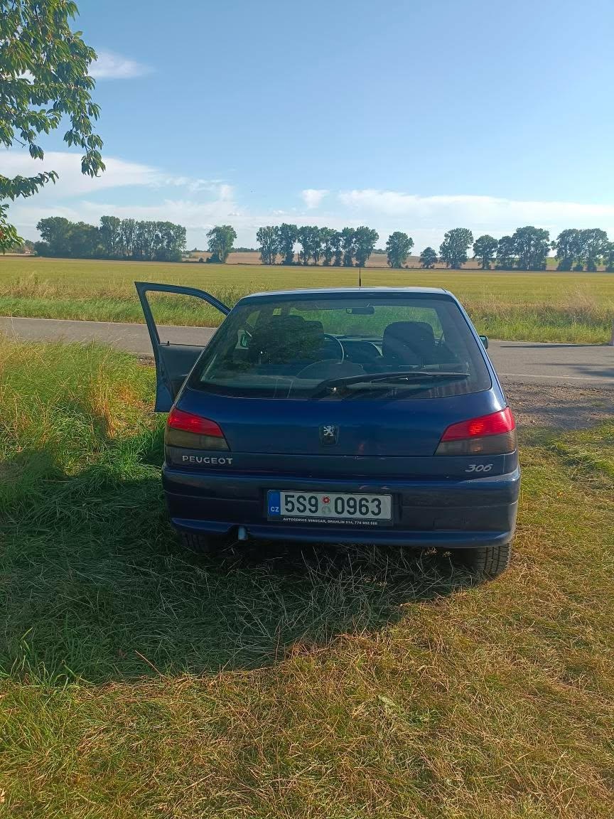 Prodám Peugeot - 4