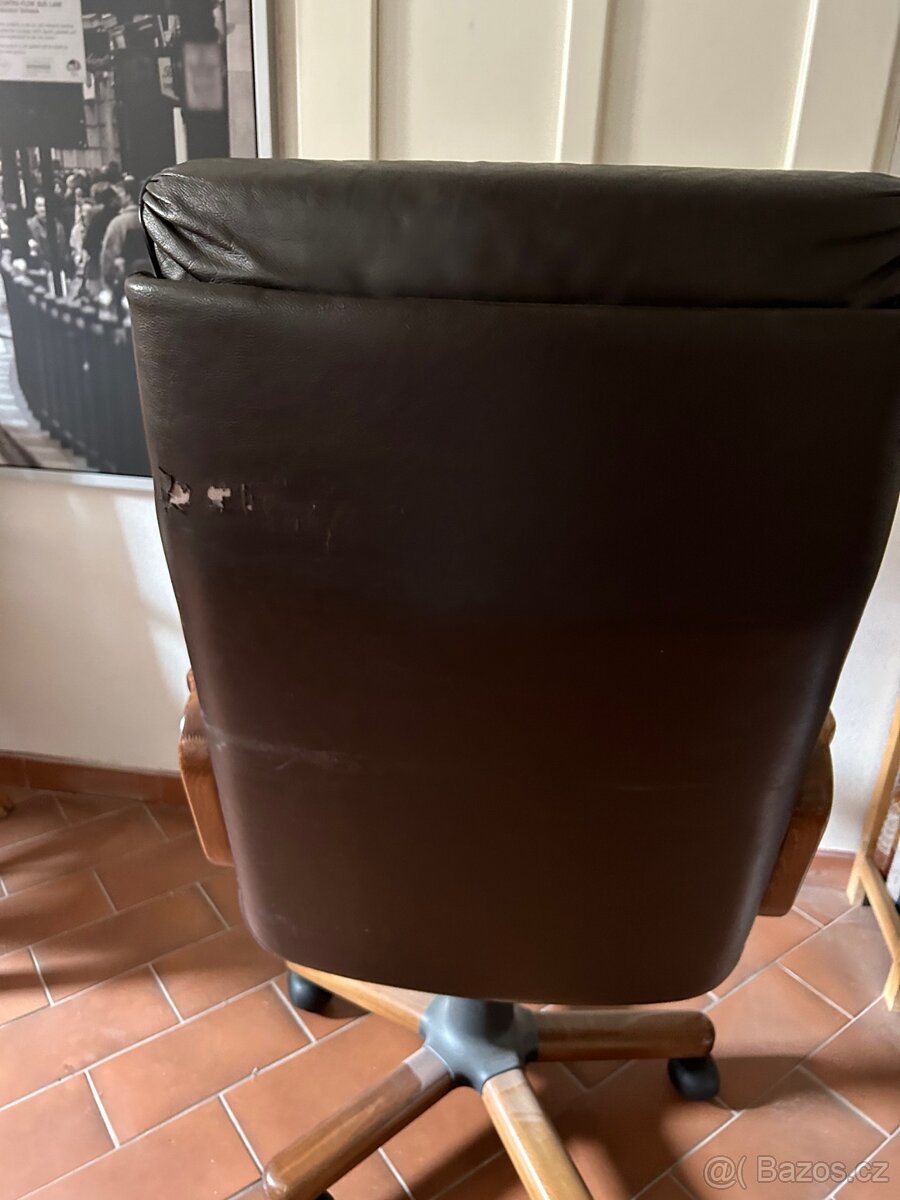 Kožené kancelářské křeslo - 4