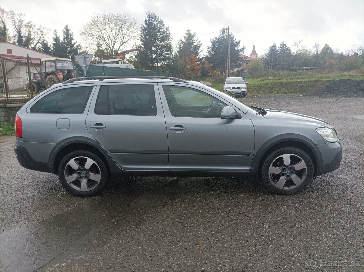 Škoda Octavia Scout - 4