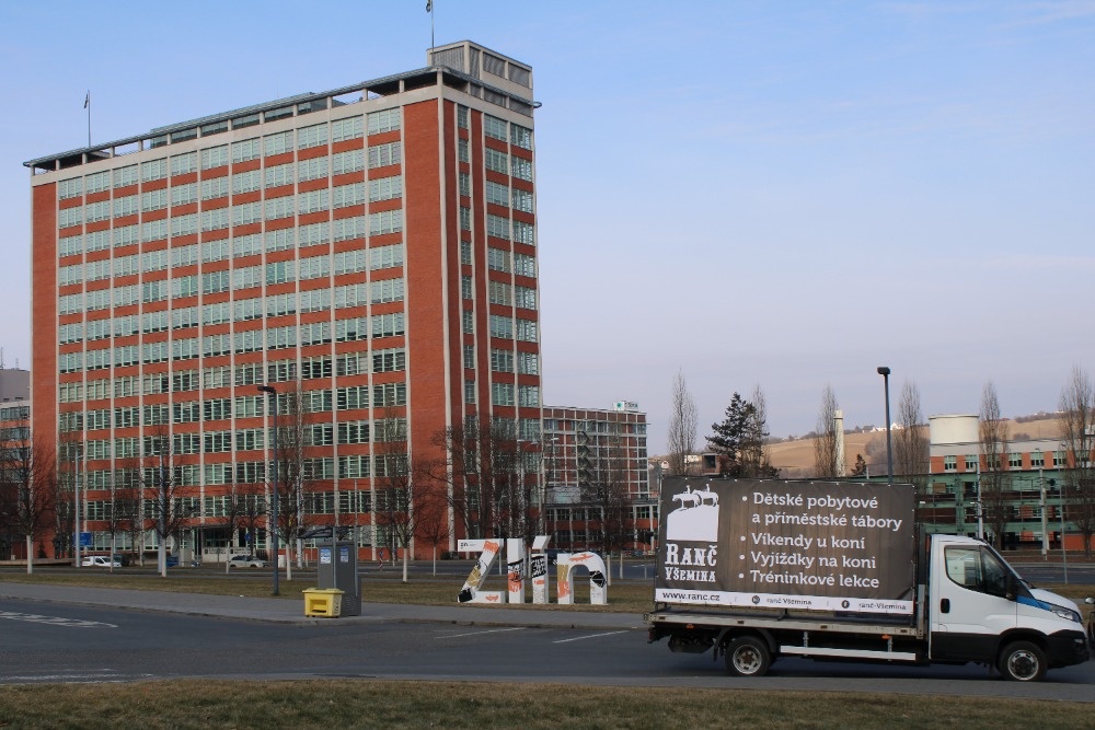 Mobilní billboard Zlín, reklamní plocha k pronájmu - 4