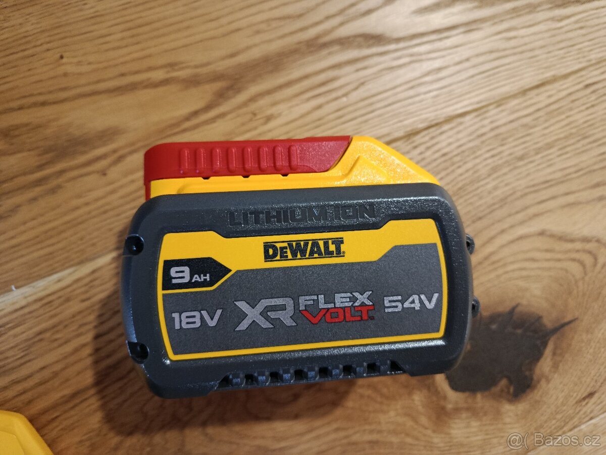 Řetězová pila DeWALT DCM CS 575 X1 - 4