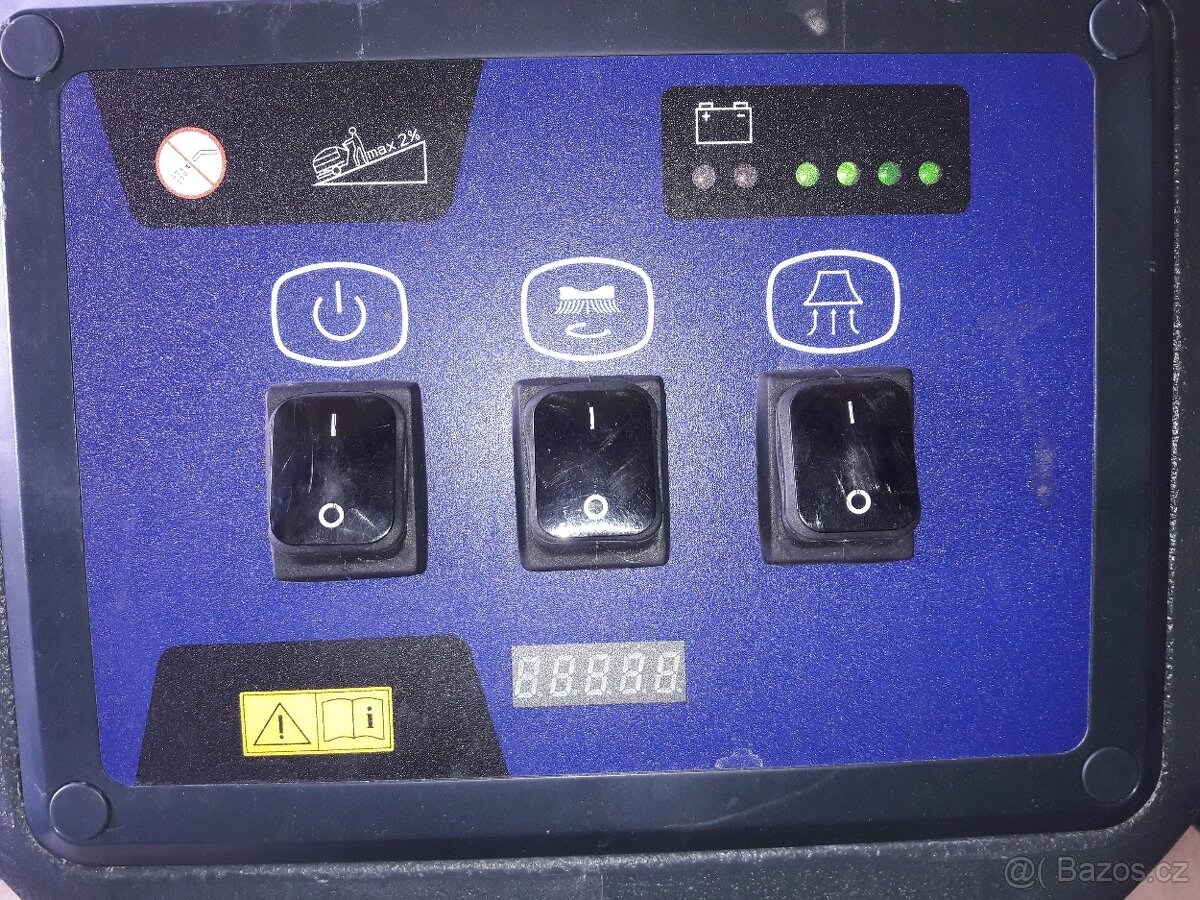 Podlahový mycí stroj Nilfisk SC 430 53 B - 53 Mth - 4