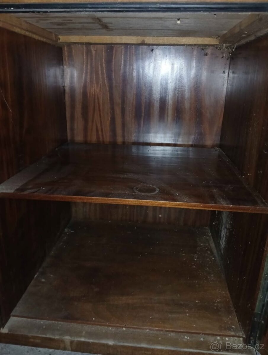 Starožitná komoda - 4