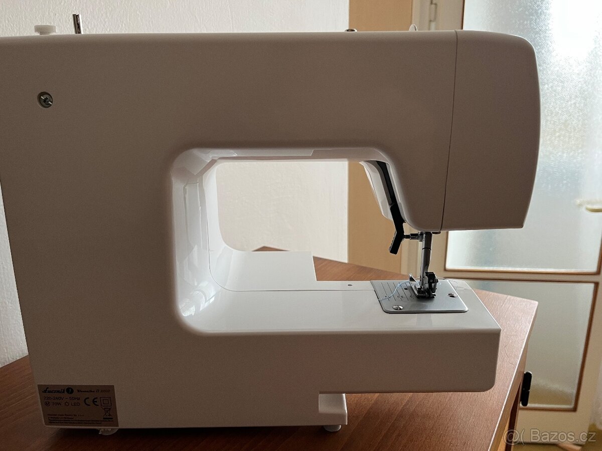 Prodám nový elektrický šicí stroj Lucznik - 4