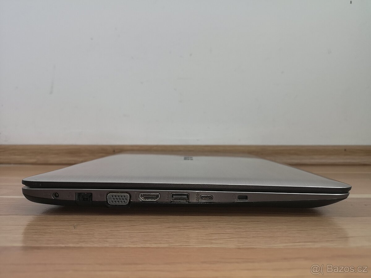 Notebook Asus X556U, 2 GB grafika - 4