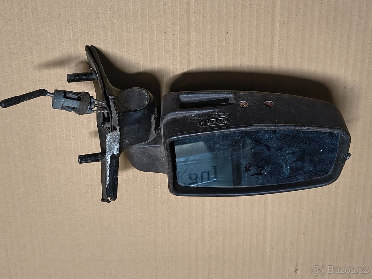 Zrcátko - Alfa Romeo 33 - 4