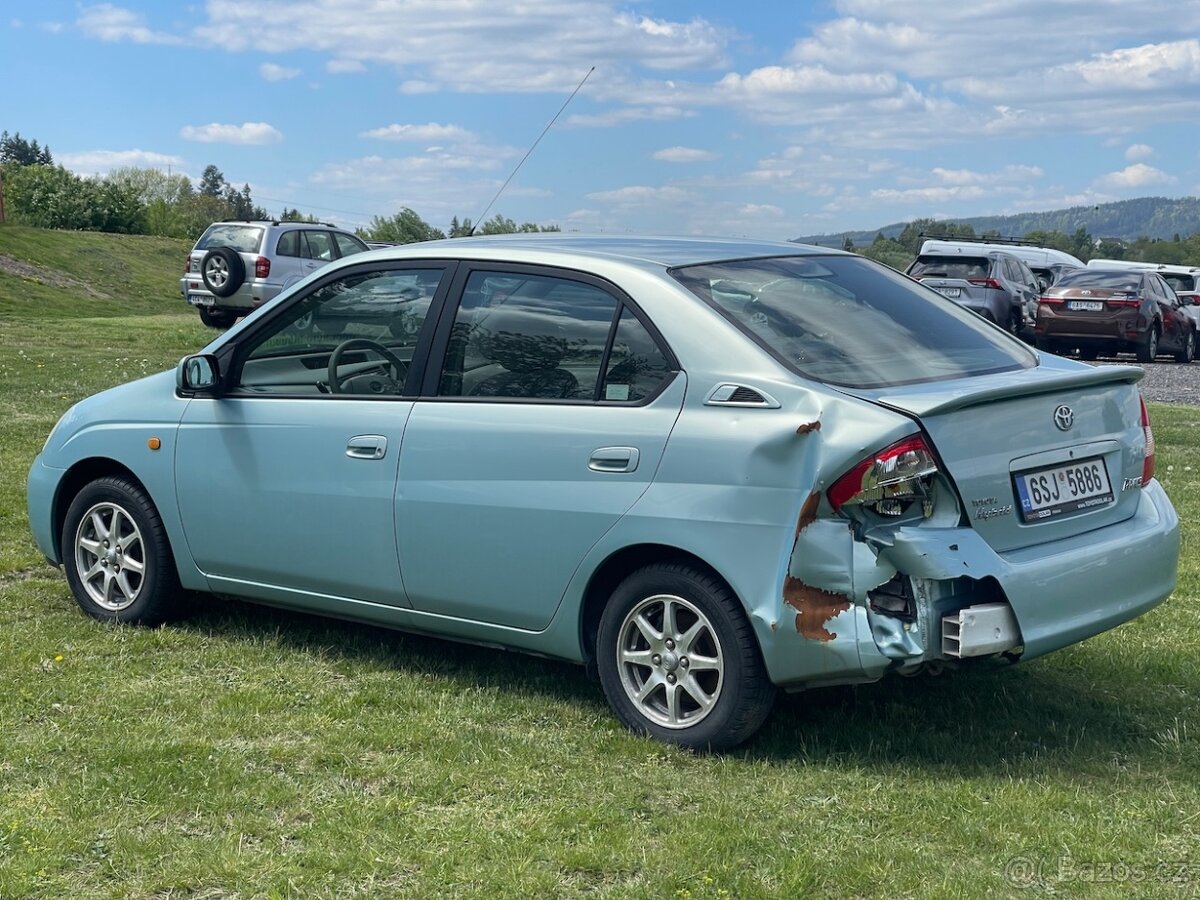 Toyota Prius 1.5 hybrid, r.v. 2000, BOURÁNO - 4