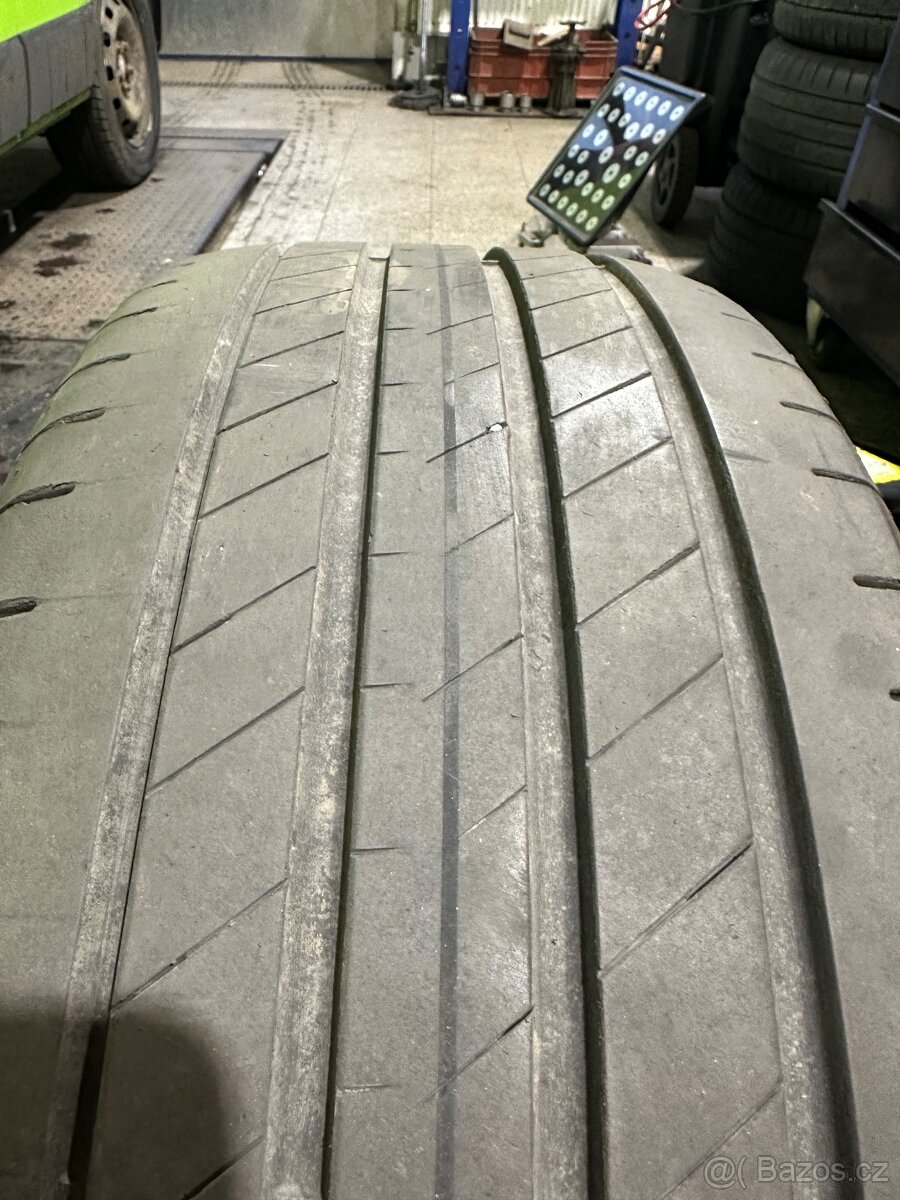 235/45R18 94w Good year Eagle F1 Dot 10/24 - 4