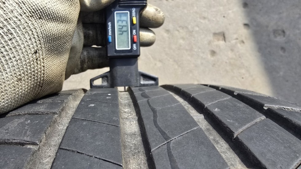 Letní pneu 245/45/18 Bridgestone - 4