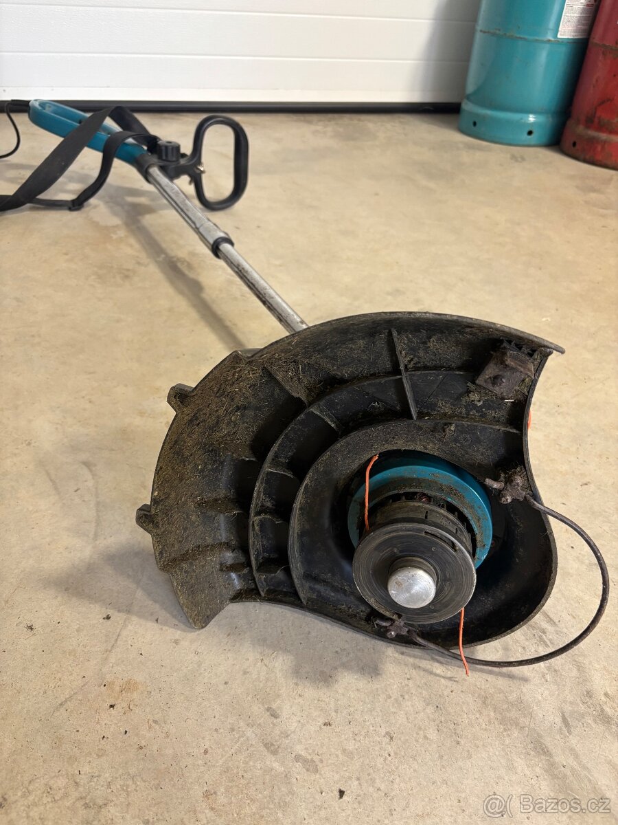 Elektrický vyžínač Makita UR3000 450W - 4