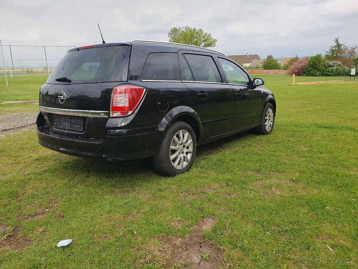 Opel Astra kombi 1.6i nová stk - 4