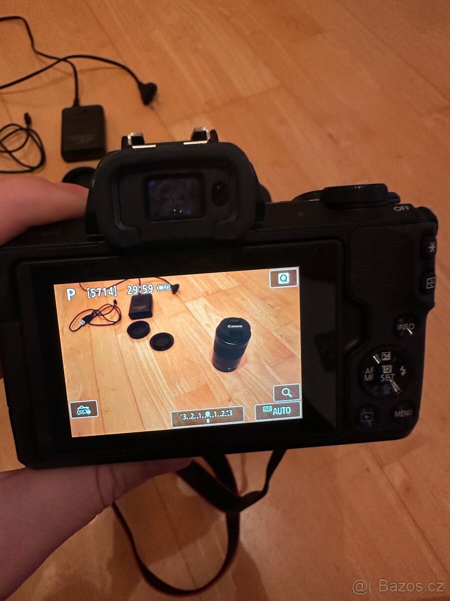 Canon EOS M50 - 4