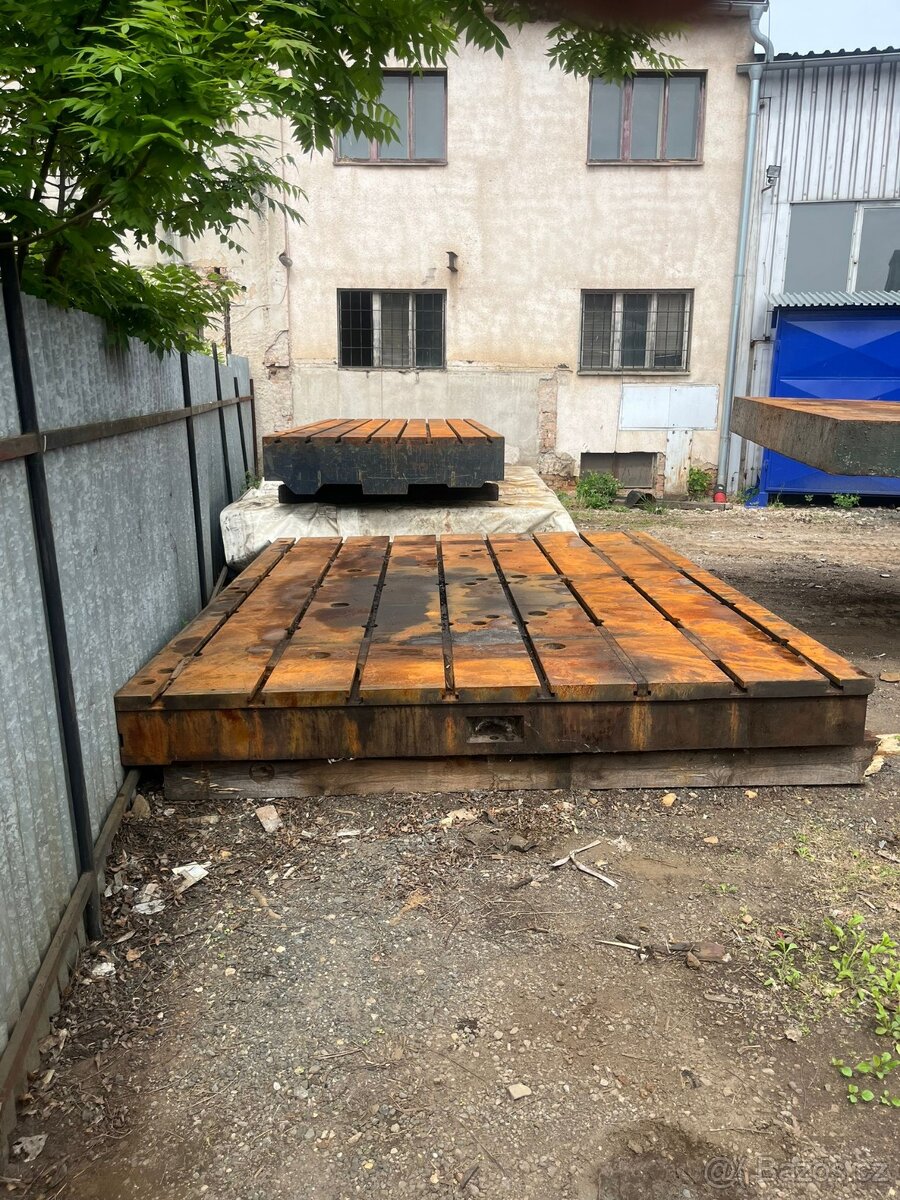 Deska s T-drážkami 4020×3005 - 4