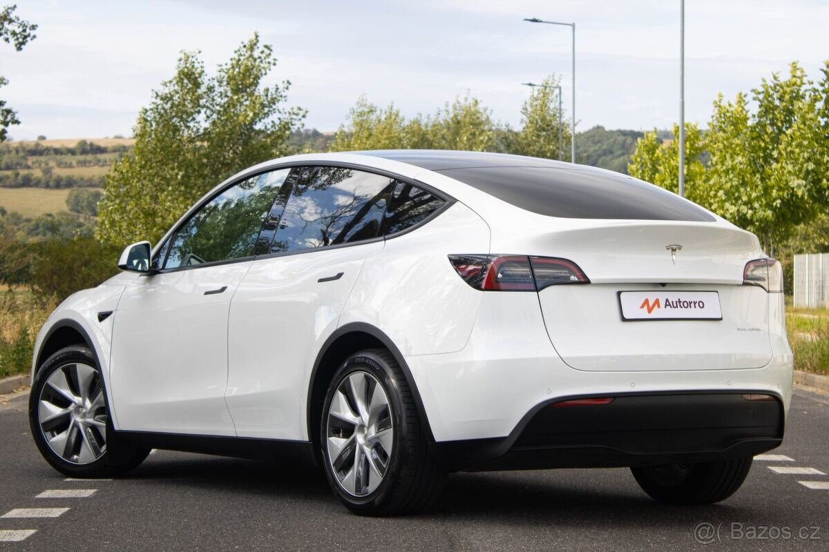 Tesla Model Y Dual Motor Long Range 378kw - odp. DPH - 4